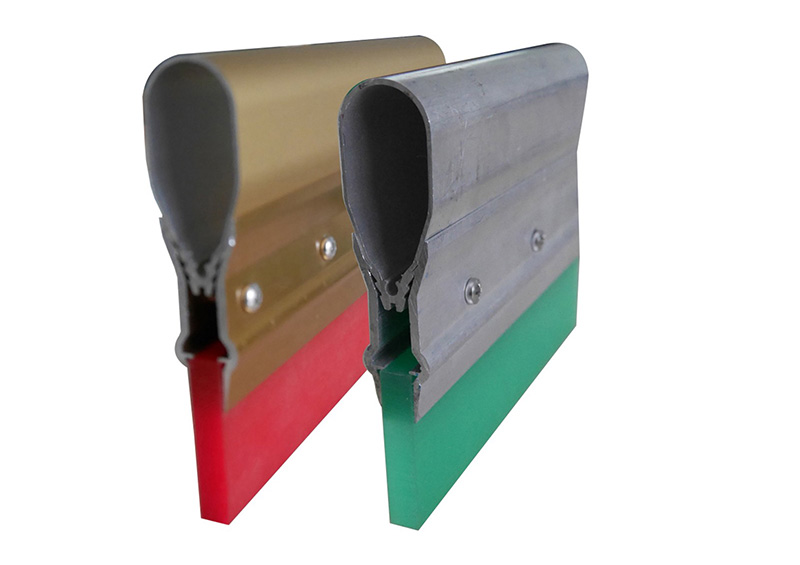 Single durometer aluminum handle with squeegee.jpg